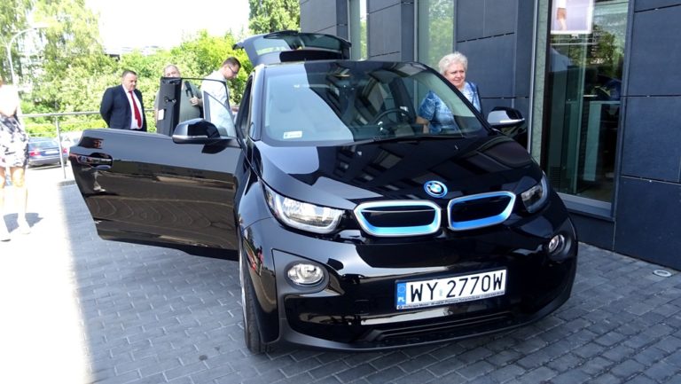 Biznes, strefa kibica i nowy ekologiczny samochód BMW i3
