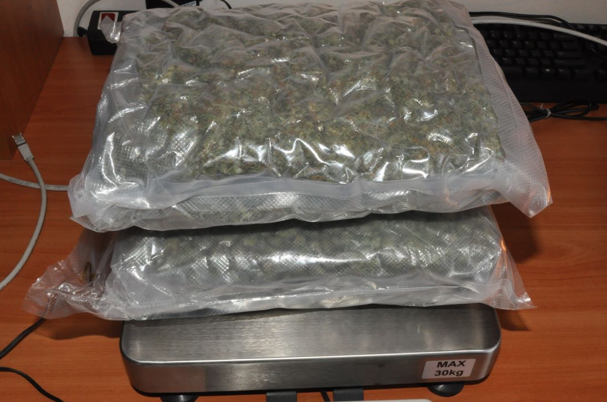 029042025-3 Podkarpacka KAS i Policja przechwyciły 6 kg narkotyków